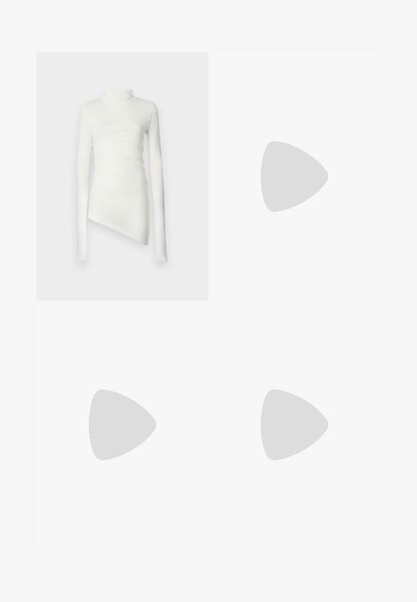 Bluză albă cu mâneci lungi și guler înalt, având o linie asimetrică la margine și un material texturat care se așează delicat. Design neted, potrivit.; Pantaloni navy blue, cu picior larg, realizați dintr-o țesătură moale și elastică, cu un talie netedă și buzunare laterale discrete.; Balerini din piele neagră, cu vârf rotund, textură netedă, detalii de cusătură minimale și un design al tălpii flexibil.; Geantă de piele maro cu închidere tip capac, accesorii de culoare aurie, curea de umăr și o textură netedă. Formă compactă și rectangulară.