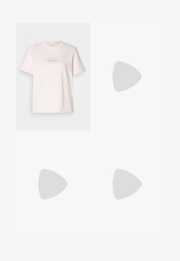 Svetlo roza bombažna majica s krojem okoli vratu, ki ima srebrno vezeno logo "Calvin Klein" in diskretno zasnovo "CK" na prsih.; Nabrana krila s črno-bele cvetlične slike, ki ima svetlo zgornje polovico s cvetlicami in enobarvni črn spodnji rob.; Črne usnjene gležnjarje s okroglo konico, debelim podplatom in stranskimi mrežastimi detajli. Imajo zanko za enostavno obuvanje.; Srebrni obroči s teksturiranim dizajnom, ki vsebuje navpične rebraste vzorce. Krožna oblika z varnim zapiranjem na zaponko. Gladek zaključek.