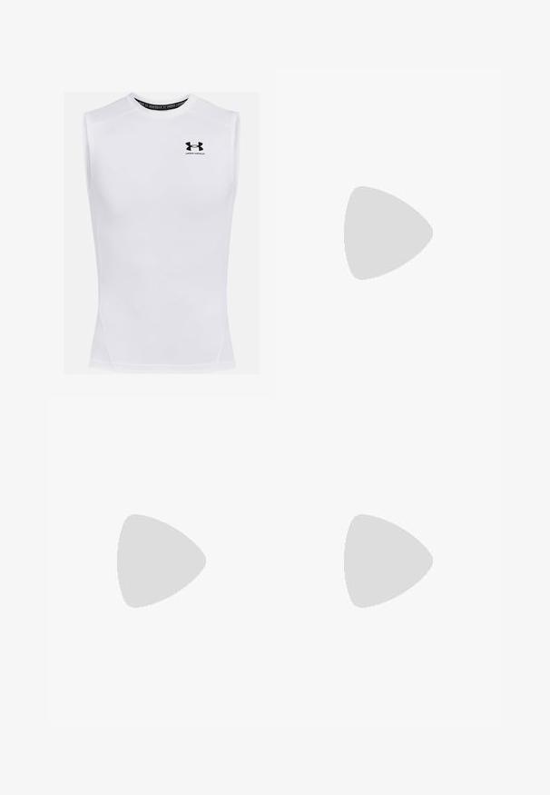 Baltas bezpiedurkņu sporta krekls, kas izgatavots no mitrumu absorbejoša auduma. Tam ir apaļa kakla izgriezums, plakanas šuves un melns Under Armour logo uz krūšu daļas.; Multkrāsaini peldbikses ar vertikālām svītrām sarkanā, zilā, zaļā, dzeltenā un baltā krāsā. Elastīgs jostasvieta ar izšūtu logotipu.; Baltas ādas sporta apavi ar perforācijām, apaļu purngali, plakanu zoli un biezām šņorēm, ar redzamu swoosh logo un vārdu "AIR" uz papēža.; Melnas auduma siksnu mugursoma ar gludu tekstūru, ar izliekta dizaina, ar rāvējslēdzēju, un uz priekšu ir balts logo.