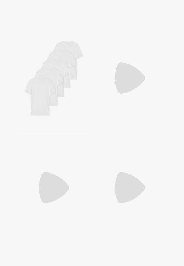 Seši baltie kokvilnas T-krekli ar īsām piedurknēm un apaļām kakla izgriezumiem, sakārtoti rindā, ar gludu tekstūru un bez acīmredzamām rakstu izdrukām.; Melnās džinsas ar taisnu griezumu, ar kontrastējošām šuvēm un sānu kabatu. Pamanāms zaļš logo kreisajā priekšējā kabatā.; Melnas gludas ādas potītes zābaki ar zemu papēdi un apaļu pirkstu, redzami no sāniem uz balta fona.; Melnas saulesbrilles ar taisnstūra lēcām, matēta plastmasas rāmja un taisnām malām. Uz iekšējās rokas ir zīmola logo.