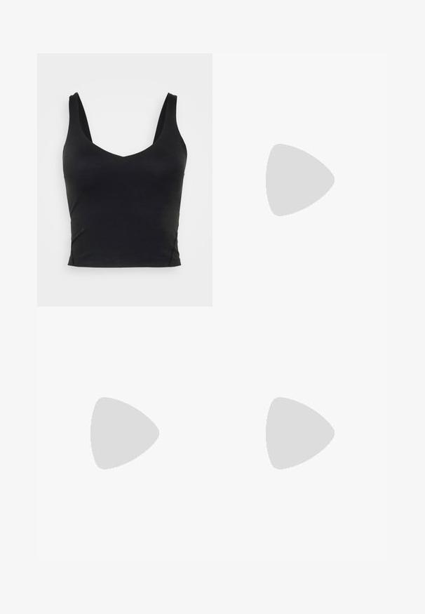 Schwarzes ärmelloses Crop-Top mit tiefem V-Ausschnitt, aus glattem, elastischem Stoff gefertigt. Verfügt über einen sauberen Saum und keine sichtbaren Muster oder Akzente.; Schwarz Zweiteiler-Outfit bestehend aus einem kurzärmeligen V-Ausschnitt-Oberteil und weiteren Hosen mit elastischem Bund und Kordelzugdetail. Weicher Stoff.; Schwarz-weißer Nike Dunk Low Sneaker mit Lederobermaterial, perforiertem Zehenbereich und schwarzen Schnürsenkeln, ausgestattet mit einer weißen Sohle und Logo-Akzenten.; Schwarze Sonnenbrille mit einem schlanken rechteckigen Rahmen und einem goldenen Logo-Akzent an der Seite. Dunkle Gläser und glänzende Oberfläche sind auffällig.