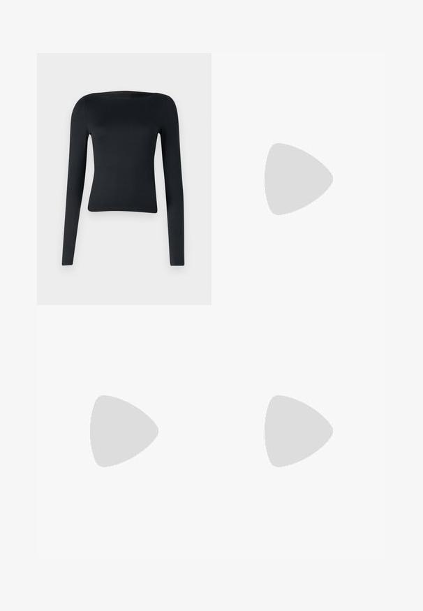 Top nero a maniche lunghe realizzato in tessuto elastico; presenta un ampio scollo a barca e un design aderente che si restringe all'altezza della vita.; Pantaloni corti neri con un design sartoriale, caratterizzati da pieghe frontali, una parte anteriore piatta e una chiusura con un solo bottone. Tessuto dalla superficie liscia.; Derimod Infradito - black; Borsa a tracolla in suede marrone con due lunghe cinghie per spalla, texture morbida e superficie liscia. Presenta una silhouette spaziosa e flessibile.