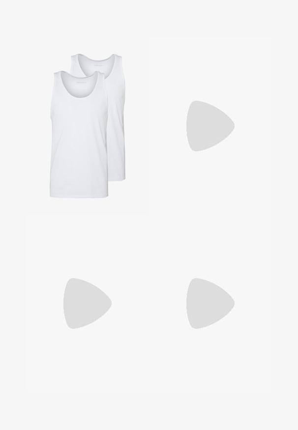 Weiße Baumwoll-Tanktops mit runden Ausschnitten und glatter Textur. Zwei Stücke ausgestellt, beschriftet mit "PIER ONE."; Beige Chinos aus Baumwolle mit geradem Bein, Fronttaschen und einem einzelnen Knopfverschluss an der Taille.; Schwarze High-Top-Sneaker mit weißer Sohle und Schnürsenkeln, kombiniert mit lockeren blauen Jeans, die auf einem grauen Geländer ruhen.; Schwarze Plastiksonnenbrille mit grünen Gläsern, quadratischen Rahmen, silbernem Akzent auf der Augenbraue und strukturierten Bügeln. Angegebene Marke auf dem inneren Bügel.