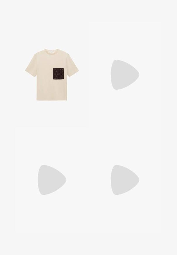 Tricou din bumbac bej cu un buzunar din croșetat de culoare maro închis, cu un model texturat în zona stângă a pieptului. Mâneci scurte.; Fustă neagră cu o textură de material neted, design minimalist, două buzunare frontale și lungime până la mijlocul coapsei. Include paspoale pentru curea la talie.; Pantofii slingback din piele lăcuită albă, cu vârful ascuțit și toc mic pe bloc. Dispun de o curea subtilă cu un detaliu în nuanță de aur.; Geantă de mână bej din piele cu o formă unică, dotată cu două mânere scurte și o curea lungă ajustabilă. Textură netedă, cu hardware minim.; Inele din rășină clară și chihlimbar, unul neted și transparent, iar celălalt cu o finisare texturată, de chihlimbar. Ambele au un design rotund și suculent.