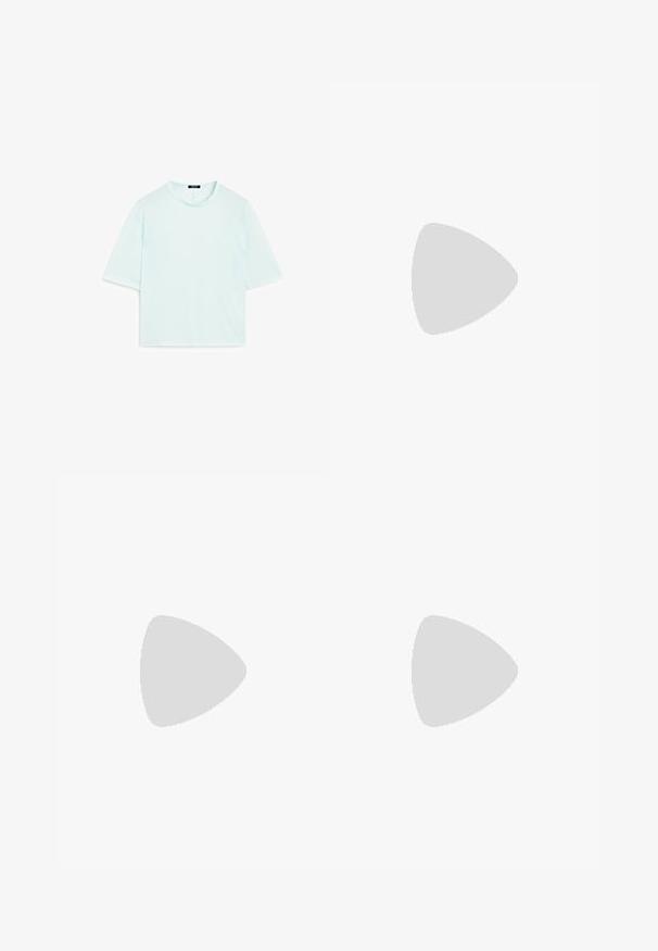 Cropped light blue t-shirt made of soft fabric, featuring a round neckline and short sleeves, with a simple and clean design.; Blue denim jeans with a loose, wide-leg design, featuring front pockets, a button and zipper closure, and subtle fading at the knees.; Yellow woven heeled shoe with a square toe, cutouts, and a sculpted block heel. Textured material enhances lightweight appearance.; Tory Burch ROMY PEBBLED SATCHEL - Handbag - tiramisu