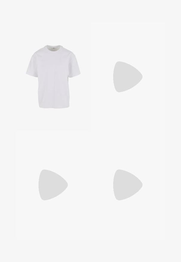 Valkoinen lyhythihainen T-paita, joka on valmistettu pehmeästä puuvillasta. T-paidassa on pyöreä kaula-aukko ja rento istuvuus sekä suora helma. Ei näkyviä kuvioita tai yksityiskohtia.; Keltaiset puuvillashortsit suoralinjaisella leikkauksella, joissa on edessä napitus ja käännetty helma. Sileä pinta, rento muotoilu.; Vaaleansiniset mokkasiinit, joissa on valkoiset nahkastripit, ruskea teksturoitu pohja ja kultainen logotiedote. Matala malli, jossa on pyöreä kärki.; Mustat muoviset aurinkolasit, joissa on vihreät linssit, neliönmuotoiset kehykset, hopeinen yksityiskohta kulmakarvojen kohdalla sekä tekstuuriset temppeleiden varret. Brändi ilmoitettu sisävarsissa.