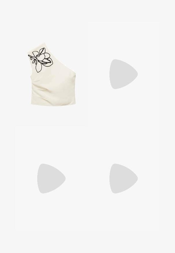 Asymmetrisk cremefarvet top med én strop. Har sort blomsterbroderi på skulderen. Glat stof med en tætsiddende pasform.; Sorte denim jeans med straight fit, fem lommer og knaplukning. Har let falmning og syningsdetaljer. Casual design.; Sorte læder cowboystøvler med spids tå, præget svungen mønster og en mid-højde hæl. Har en trækflap for nemt at tage på.; Brun ruskind handbag med en samlet design, der har en enkelt tan læderstrop og en subtil guld logo detalje på fronten.