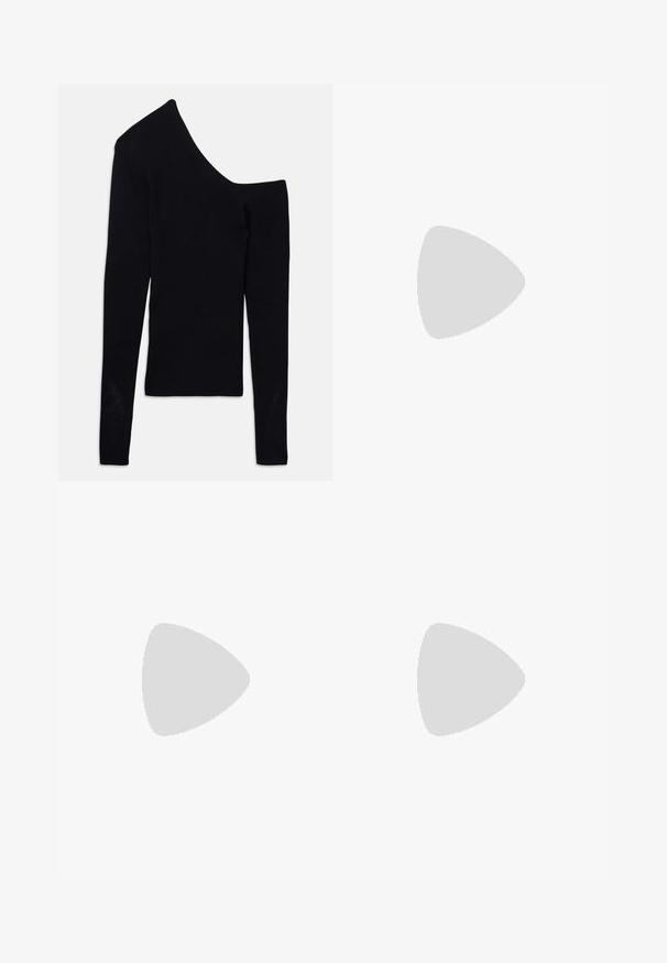 Musta ribattua pitkähihaista toppia, jossa on epäsymmetrinen pääntie, jossa yksi olkapää on paljaana ja toinen hiha on täysi.; Valkoiset korkeavyötäröiset levenevät housut sydämen muotoisilla etutaskuilla, nappikiinnitys ja vyölenkit, esitettynä yksinkertaisella taustalla.; Mustat nahkakengät, joissa on avonainen takaosa ja kärjessä terävä muoto, koristevyöt, joissa on metalliset reiät, sekä matala lohkoepohja. Teksturoitu pinta.; Ruskea mokkasiiniolkalaukku, jossa on kohokuvioitu kukkakuvio, jota täydentävät sileä ruskea nahkaremmi ja kultasävyiset yksityiskohdat.