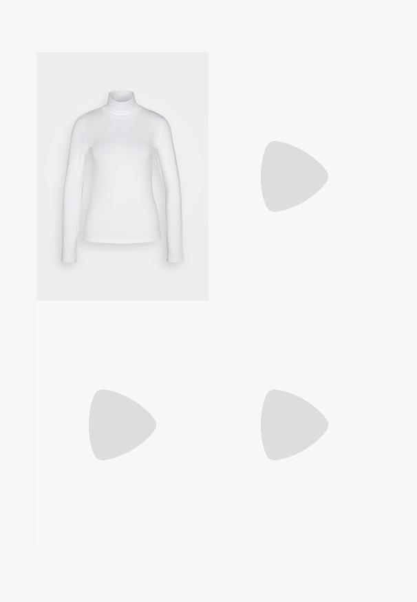 Vit långärmad polotröja tillverkad av ett smidigt, stretchigt material. Har en åtsittande passform och en hög krage. Inga synliga mönster eller detaljer.; Svarta högmidjade jeans med rak passform, tillverkade av denim, med två framfickor och detaljer i mässing.; Svarta ankelskor med en glänsande yta, spetsig tå och en kraftig fyrkantig klack. Slät textur med en elegant, minimalistisk design.; Svarta plastsolglasögon med gröna linser, fyrkantiga bågar, silverdetalj på ögonbrynet och texturerade skalmar. Angiven märkning på den inre skalmen.