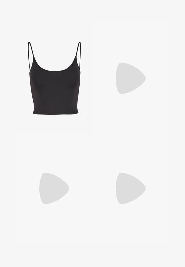 Zwarte, mouwloze crop top van gladde stof. Heeft dunne spaghetti-bandjes en een ronde halslijn, met een getailleerd ontwerp.; Zwarte, stretchy jersey shorts met een gladde textuur en een brede elastische tailleband. Bevat een label met de merknaam "Saint."; Tan leren cowboylaars met puntige neus, geborduurde spiraalpatronen op de schacht en een gestapelde blokhak. Voorzien van een trekband voor gemakkelijke aan- en uittrekken.; Ronde, bruin getinte zonnebril met een glanzend bordeauxrood frame. Slanke pootjes met subtiele merkdetails. Vlakke lensontwerp.