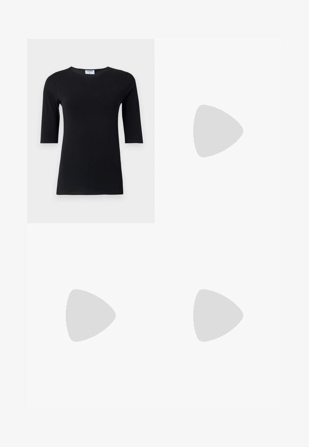 Top nero a maniche lunghe realizzato in morbido tessuto elastico. Presenta un collo rotondo e una silhouette aderente con maniche di lunghezza media.; Gonna mini nera con una silhouette strutturata, caratterizzata da cuciture frontali e tasche laterali, realizzata in un tessuto morbido e leggero.; Paul Smith TOPANGA - Ballerine - black; Borsa a mano in pelle nera con un design arrotondato e plissettato. Presenta una chiusura metallica con due palline decorative e una tracolla sottile e removibile.