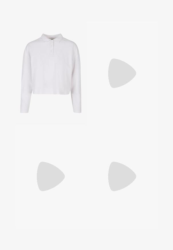 Polo shirt bianca a maniche lunghe tagliata con colletto a ribattino, pattella con bottoni e una superficie in cotone liscia. Senza motivi o particolari.; Shorts neri in misto cotone con un'alta vita elasticizzata, texture liscia e design aderente. Nessun motivo visibile o dettagli metallici.; Scarpa piatta nera in pelle con punta arrotondata e tacco basso, progettata per un uso casual o formale.; Occhiali da sole neri con lenti ovali, montatura in plastica lucida e stecche sottili. Presentano il logo Ray-Ban in bianco sul lato.; DRAGON DIFFUSION SANTA CROCE - Borsa a mano - black