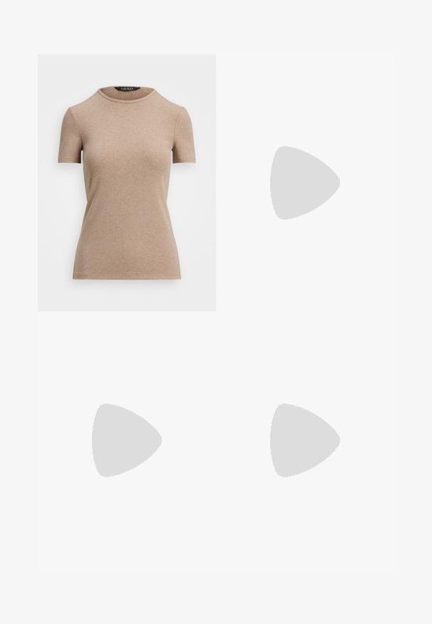 Lauren Ralph Lauren STRETCH COTTON CREWNECK TEE - T-shirt - bas - adirondack heather; Vit spets maxikjol med ett lager-på-lager design, elastisk midjeband och invecklade blommönster genom hela plagget. Lätt och strukturerad tyg.; Beige mockasinsko slingback-sko med spetsig tå och en transparent, rund klack. Slät yta och minimalistisk design.; Brun läderhandväska med texturerad yta och silverdetaljer, hålls med en hand bredvid en brun läderkjol och en mönstrad tröja.; Guldtonade metallörhängen i en kurvad, avlång form. Har en slät, glänsande yta och en rundad spets för en extra detalj.