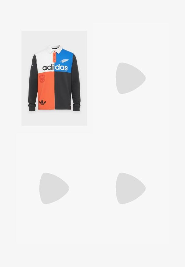 Fargeblokkert langermet polo skjorte i svart, hvit, oransje og blå, med krage, knappestolpe og fremtredende Adidas-merke.; Lyseblå denimjeans med rett snitt, fem lomme-design, enkelt knappelukking og subtile sømdetaljer.; Dr. Martens ZEFFIR 3I - Casual snøresko - black/beige; Svart stoff crossbody veske med glidelås, med en hvit Adidas-logo og enstripet justerbar stropp for enkel bæring.