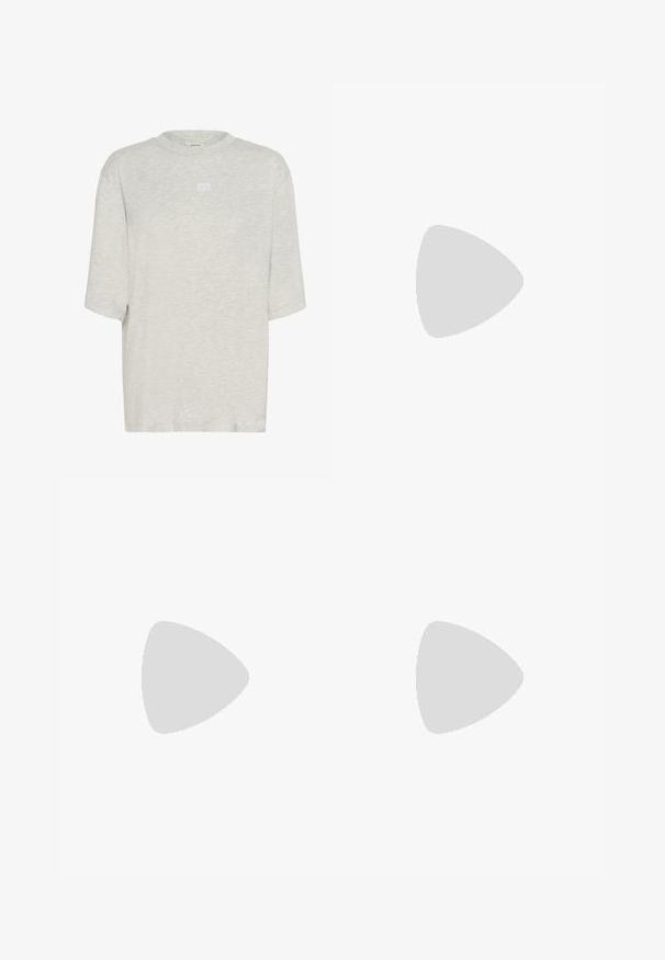 Gestuz SUELLA TEE - Hosszú ujjú felső - light grey mélange; PULL&BEAR Trapézfarmer - blue denim; Even&Odd by Zalando Klasszikus sarkú cipők - brown/black; Tom Ford FT1157 ESME - Napszemüvegek - glossy black-brown; COACH GRAMERCY TOTE - Bevásárlótáska - black