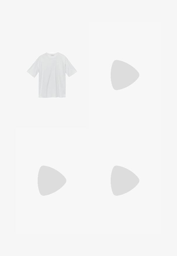Witte t-shirt met korte mouwen, gemaakt van zachte stof. Ronde halslijn, relaxte pasvorm en geen zichtbare patronen of accenten. Eenvoudig, veelzijdig ontwerp.; Zwarte denim broek met wijde pijpen en hoge taille, voorzien van voorzakken en een subtiele textuur; ontworpen voor een ontspannen pasvorm.; Witte flip-flops met een gestructureerde zool en twee dunne banden. De banden zijn glad met subtiele branding. Geen patronen of extra accenten.; Zwarte geweven schoudertas met twee stevige handvatten, met een glanzende textuur en een ruime open bovenkant.