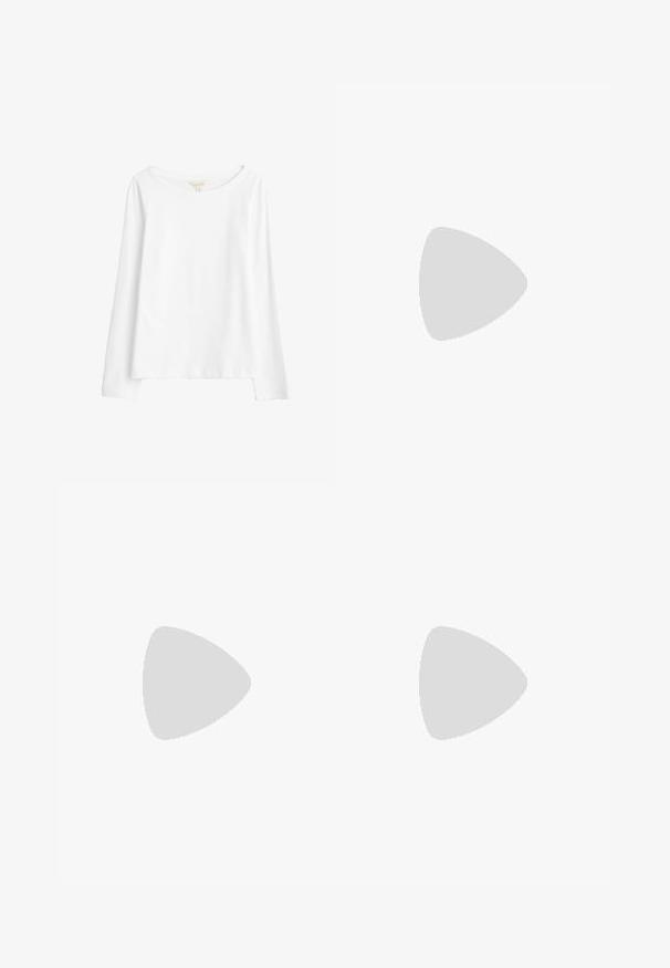 Seasalt Cornwall Longsleeve - white salt; Rode corduroy wijde pijpen broek met een geribbelde textuur, voorzien van twee voorkeuzes en een metalen knoopsluiting.; Zwarte leren enkelboot met een chunky, gegroefd zool, vetersluiting aan de voorkant en een trekband op een gladde witte achtergrond.; Vierkante zonnebrillen met gele lenzen, een gouden metalen frame en bruin-geaccentueerde tempels. Minimalistisch ontwerp met duidelijke neuspads.; Roze leren schoudertas met een ronde vorm, gouden ritssluiting en verstelbare schouderband. Voorzien van een geperst logo aan de voorkant.