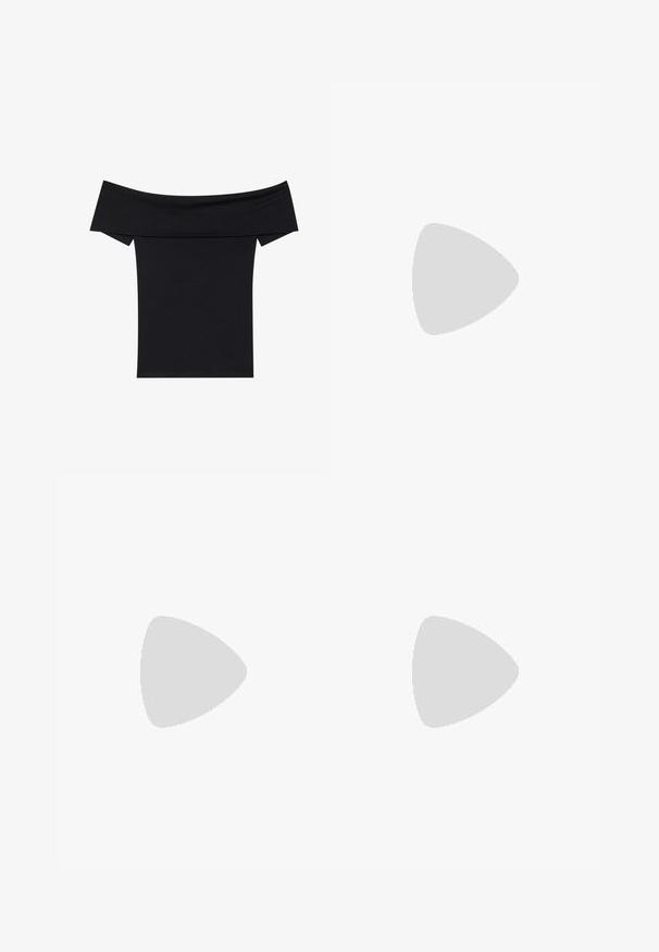 Anna Field OFF SHOULDER TOP - Basic T-shirt - black; Light grey denim wide-leg jeans with a high waist, five pockets, and a classic zipper and button closure. Soft texture with slight fading.; Anna Field Classic heels - black; Anna Field Sunglasses - black