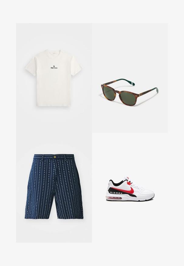 Biała bawełniana koszulka z krótkim rękawem, z haftowanym na czarno logo gracza polo oraz napisem "Ralph Lauren" na piersi. Okrągły dekolt.; Granatowe szorty w pionowe białe paski oraz małe wzory serc, z zapięciem na guzik i tunelami na pasek. Wykonane z lekkiego materiału.; Białe buty sportowe z czarnymi i czerwonymi akcentami, z gładką skórzaną cholewką, sznurowanym przodem i widoczną poduszką powietrzną w podeszwie.; Okulary przeciwsłoneczne w stylu żółwim z zielonymi soczewkami, w zaokrąglonym kształcie, z złotymi akcentami i ciemnozielonymi ramionami z białym paskiem.