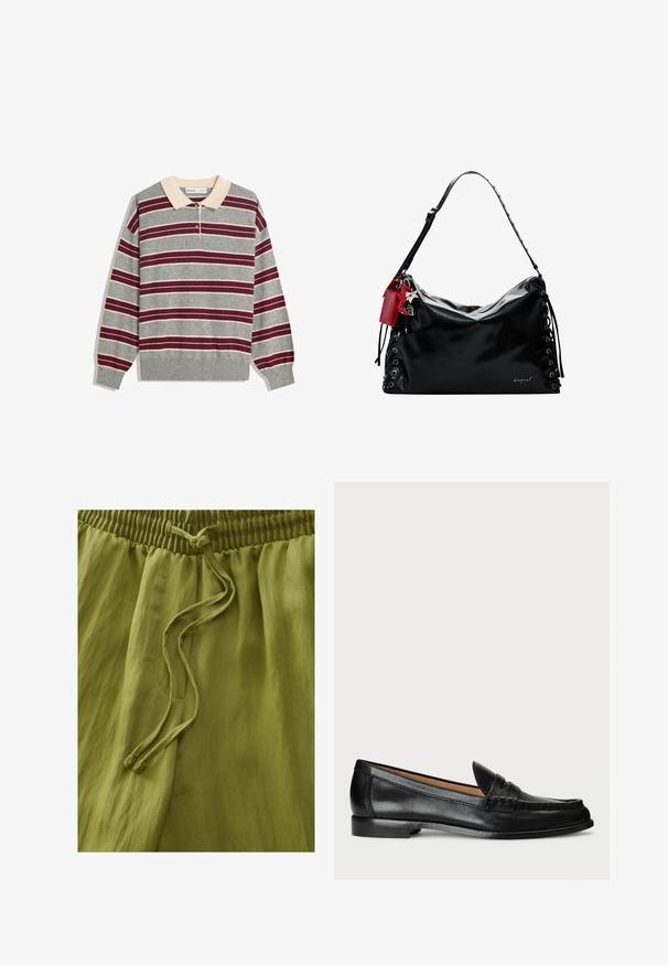 Grijze lange mouwen polo met beige kraag, voorzien van horizontale bordeauxrode en witte strepen, een drie-knoopsluiting en geribde manchetten.; Olijf groene broeken van lichtgewicht stof. Voorzien van een elastische tailleband en een trekkoord. Soepele textuur met zachte draping.; Lauren Ralph Lauren WYNNIE - Instappers - black; Zwarte leren handtas met een slouchy ontwerp, vetersluiting aan de zijkanten en een rode accentlabel. Heeft een lange verstelbare schouderriem.