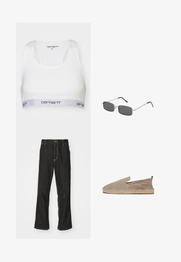 Hvid sportsbh med et glat stof, racerback-design og et gråt elastisk bånd med Carhartt-logoet i sort. Str. small.; Sorte denimjeans med løs pasform, der har kontrasterende hvid syning, en knaplukning og et lige ben-design.; Beige ruskinds slip-on sko med en jute reb sål, der har en glat overflade og åbne sider, hvilket fremhæver et minimalistisk design.; Rektangulært formede solbriller med mørke grå linser, tynd sølvmetalramme og sorte gummibelagte tempeltips. Minimalistisk design.