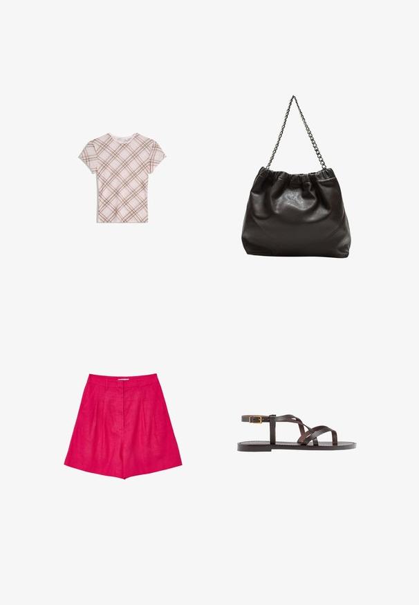 T-shirt rosa a maniche corte con motivo a quadri diagonali marroni, collo a giro, e sottile bordo arricciato sul collarino, disteso su uno sfondo bianco.; Pantaloni corti in lino fucsia con vita alta, fronte plissettato e tasche laterali, caratterizzati da un colore uniforme e pulito senza motivi o dettagli aggiuntivi.; Sandal in pelle marrone con cinturini incrociati, chiusura con cinturino alla caviglia e suola piatta con dettagli di cucitura minimi.; Borsa in pelle marrone con parte superiore arricciata e tracolla a catena. Texture liscia con finitura lucida e dettagli di cucitura sottili sui lati.