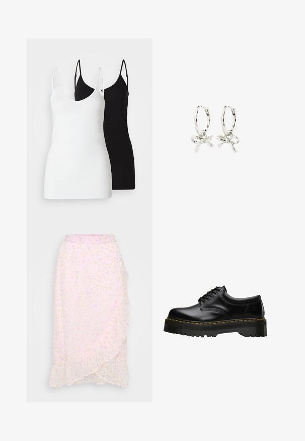 Dve dámske tielka: jedno biele a jedno čierne, vyrobené z mäkkého materiálu, s tenkými ramienkami a hlbokým výstrihom do V.; Vero Moda Petite VMSMILLA WRAP SKIRT - Zavinovacia sukňa - pink a boo/aura; Čierne kožené šnurovacie topánky s hrubou, zúbkovanou čiernou gumovou podrážkou a žltým prešívaním pozdĺž okraja, s hladkým povrchom.; Strieborné kruhové náušnice so vzorom mašle, s hladkým povrchom a leštenou textúrou. Kompaktne, minimalistický štýl vhodný na rôzne príležitosti.