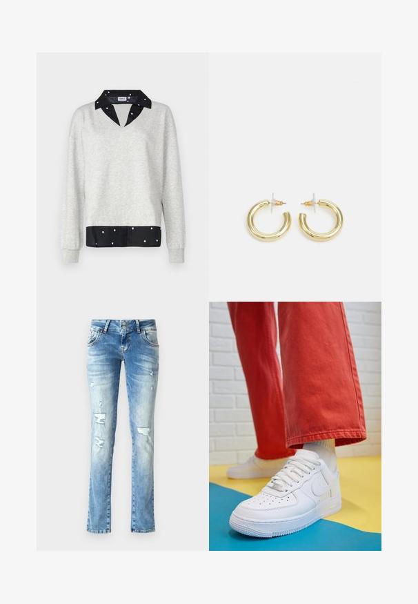 Szürke pulóver V-nyakkivágással és hosszú ujjakkal, fekete pöttyös szegéllyel és gallérral, puhából készült.; Világoskék farmernadrág, laza fit típussal, megviselt részletekkel, gombos záródással, két gombbal, és egyenes lábakkal.; Fehér bőr edzőcipő perforált orral, texturált talppal és fehér fűzővel, széles vörös nadrággal párosítva, kék és sárga háttérrel.; Arany fülbevalók sima, fényes felülettel. Kör alakú dizájn, amely kis kapoccsal és átlátszó tartozékkal rendelkezik a biztonságos viselés érdekében.