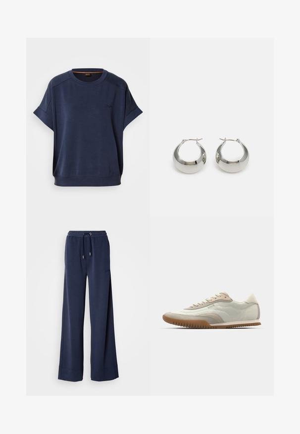 Marineblaues übergroßes Sweatshirt aus weichem Material, mit kurzen Ärmeln und Rundhalsausschnitt. Subtiler Logo-Detail auf der Vorderseite.; Marineblaue Weitbeine-Hosen aus weichem Stoff mit einem elastischen Bund und einer Schnürung sowie einem Logodetail am linken vorderen Bein.; Weiß-beige Sneaker mit einem glatten Obermaterial und Wildlederakzenten, einer strukturierten Sohle und tonal abgestimmten Nähten. Schnürverschluss mit Logodetail.; Silberne Metall-Hoops mit einer glatten, glänzenden Oberfläche und einem strukturierten, runden Design. Verfügt über einen Scharnierverschluss für einen sicheren Sitz.