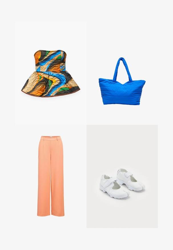 Gequilted strapless top met een peplumontwerp. Kenmerken kleurrijke patronen in oranje, blauw, groen en bruin op een gestructureerde stof.; Wijdvallende broek in perzikkleurige stof, met een gladde textuur, een flatte voorkant met plooien en een elastische tailleband voor comfort.; Witte sportieve schoenen met een gestructureerde bovenkant, verstelbare klittenbandsluiting, ronde neus en een stevige zool met een opvallend profiel.; Blauwe gewatteerde totebag met een V-vormige bovenkant, twee stevige handvatten en een gestructureerde afwerking. Voorzien van gestikte lijnen voor extra stevigheid.