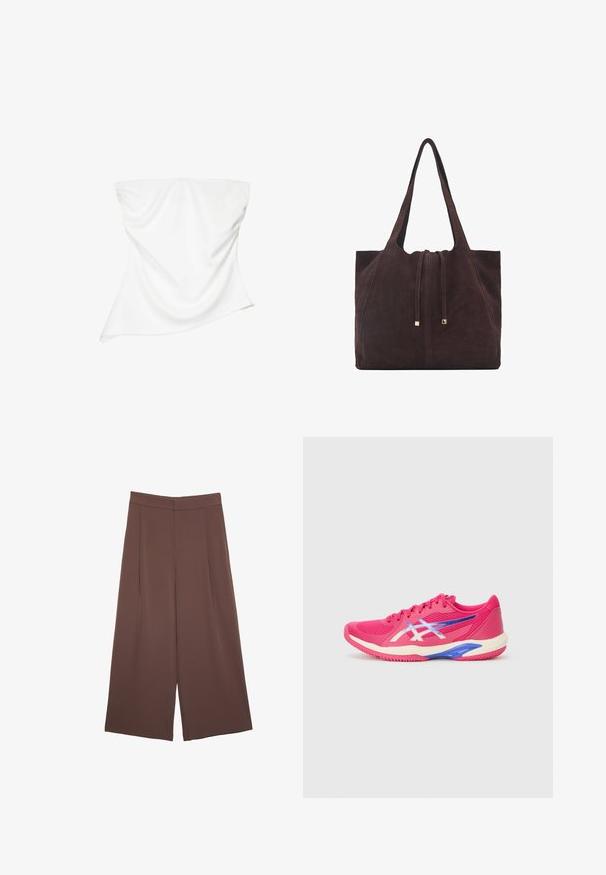 Biely top bez ramienok vyrobený z hladkej, splývavej tkaniny. Asymetrický lem s jemným zakrivením. Žiadne viditeľné zapínanie ani vzory.; Hnedé nohavice so širokými nohavicami a hladkou textúrou, s vysokým pásom a prednými skladmi. Tkanina je ľahká a voľne sa pohybuje.; Športové topánky v jasne ružovej farbe s svetlými akcentami. Sieťovaný zvršok, textúrovaný povrch, polstrovaný golier a farebná podrážka s modrými detailami.; Mango Veľká kabelka - dark brown