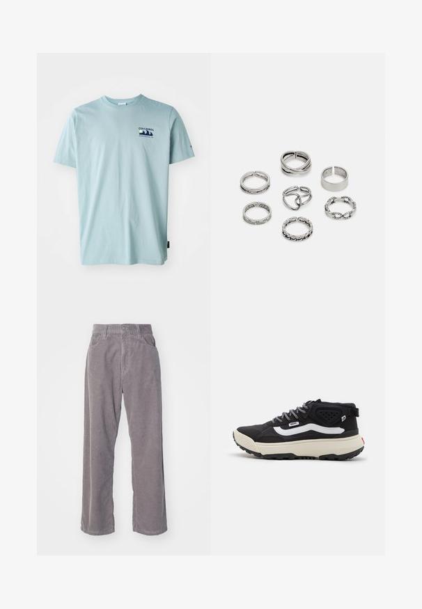 Columbia EXPLORERS CANYON BACK TEE - T-shirt estampada - crushed blue; Calças de cotoveleira cinza com um design de perna larga, apresentando riscas verticais, fecho de botão e dois bolsos frontais.; Sapatilha preta de cano médio com parte superior texturizada, faixa lateral branca, atacadores cinzas e sola cremosa chunky. Apresenta calcanhar reforçado e sola preta.; Conjunto de sete anéis de prata com vários designs, incluindo padrões torcidos, entrelaçados e gravados. Diferentes formas e larguras.