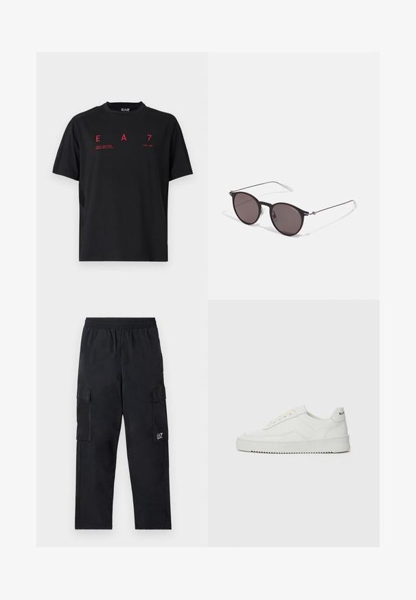 Zwart T-shirt met korte mouwen van lichtgewicht stof. Heeft een rode bedrukte tekst: "E A 7" en "GRAPPEN WORDEN IN STIJL GEMAKT."; Zwarte cargobroek met een elastische tailleband, zijzakken en een klein logo op het linkerbeen. Gemaakt van lichtgewicht, soepel materiaal.; Witte leren sneaker met een gladde afwerking, ronde neus, platte veters en een gestructureerde zool. Kenmerkt zich door een subtiel logo op de hiel.; Zwarte ronde zonnebril met donkere lenzen en slanke metalen armen. Inclusief heldere tempelpunten en zilveren accenten bij de scharnier. Minimalistisch ontwerp.