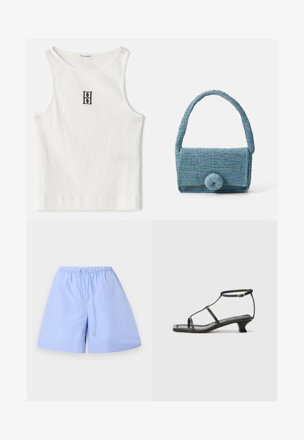 Bílý žebrovaný top bez rukávů se černým vyšitým logem uprostřed hrudi. Výstřih a otvory na ruce jsou zakončeny jemným lemováním.; Světlé modré bavlněné šortky se pruhovaným vzorem, elastickým pasem a nastavovací šňůrkou. Mají volný střih a hladký povrch.; Černá kožená sandál s čtveratou špičkou, tenkými popruhy, nastavitelným kotníkovým popruhem a nízkým podpatkem. Obsahuje malý zlatý akcent na popruhu.; Tkaná modrá kabelka s texturovaným povrchem, obdélníkovým tvarem, krátkým držadlem a velkým kulatým uzávěrem v přední části.