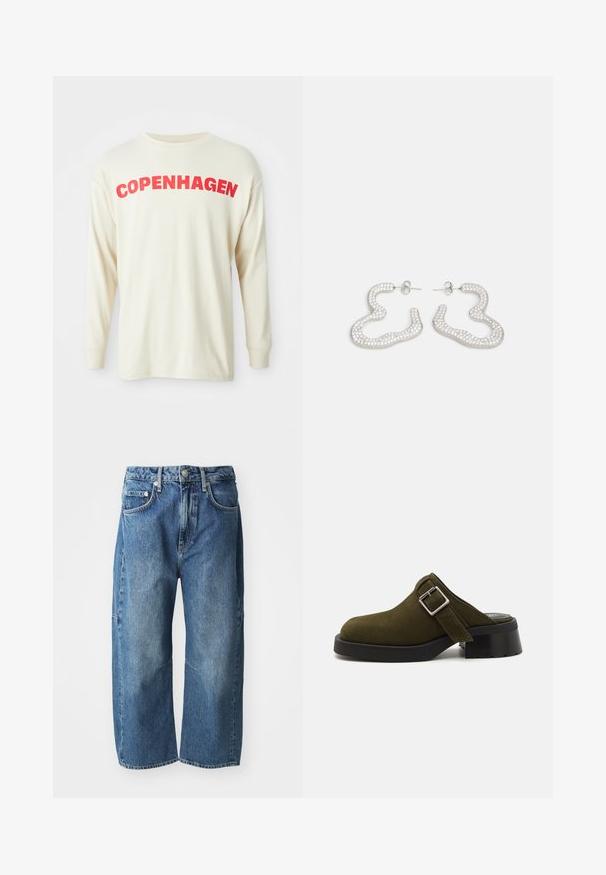 T-shirt à manches longues couleur crème en coton, avec un texte rouge audacieux qui indique "COPENHAGUE" sur la poitrine. Col rond et manches à poignets.; Jeans en denim bleu avec une coupe décontractée à jambes larges, dotés de poches avant, d'une fermeture à bouton et à glissière, et d'un léger délavage au niveau des genoux.; Mule en daim vert olive avec un petit talon noir épais. Dispose d'une sangle latérale avec une boucle en argent pour le réglage. Texture lisse dans l'ensemble.; Boucles d'oreilles en métal argenté au design abstrait et ondulé, ornées de petits cristaux scintillants. Fermeture arrière à clou sécurisée.