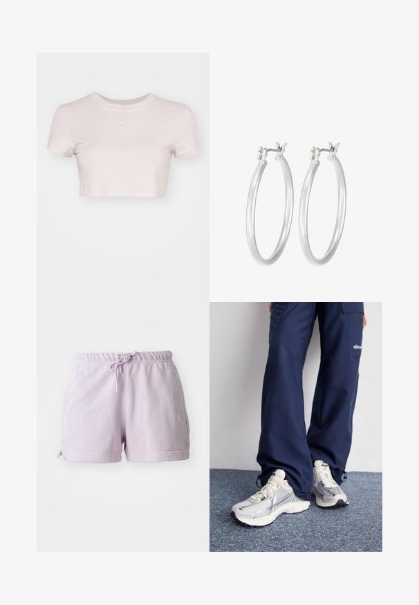 Kortärmad T-shirt i ljusrosa, tillverkad av mjukt material. Har rundad halsringning och korta ärmar med en liten vit Nike-logotyp på bröstet.; Lila bomullsshorts med elastiskt midjeband, dragsko och sidofickor. Har en vit Jordan-logotyp på vänster lår.; Nikes sportskor med en silverfärgad nätöverdel, vita detaljer och texturerade sulor, i kombination med löst sittande marinblå byxor.; Silverfärgade hoopörhängen med en slät, polerad yta. Rund form och säker klickstängning. Lättviktig design som passar för vardagligt bruk.