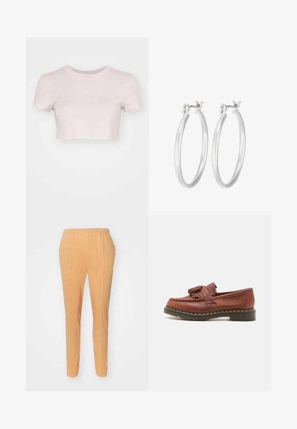 Kratka majica v svetlo rožnati barvi, izdelana iz mehke tkanine. Ima krojen izrez in kratke rokave ter majhen bel Nike logo na prsih.; Oranžne trenirke iz mehkega bombaža, z elastiko v pasu, zoženimi hlačnicami in diskretnim belim logotipom na levem stegnu.; Rjavi usnjeni mokasin s dodatki v obliki resic, teksturirana površina in kontrastne rumene šive ob črnem gumenem podplatu. Stranska perspektiva.; Srebrni obroči za ušesa z gladko, polirano površino. Okrogla oblika in varna zaponka s klikom. Lahka zasnova, primerna za vsakodnevno nošenje.