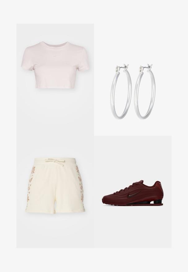 T-shirt accorciato di colore rosa chiaro, realizzato in tessuto morbido. Presenta un collo tondo e maniche corte con un piccolo logo Nike bianco sul petto.; Shorts a coste di colore crema con vita regolabile, caratterizzati da decorativi motivi floreali e geometrici marroni sui lati.; Sneaker Nike bordeaux con accenti neri sulla suola, lacci e logo swoosh, mostrato in profilo laterale su sfondo bianco.; Orecchini a cerchio in argento con una finitura liscia e lucida. Forma rotonda e chiusura a scatto sicura. Design leggero adatto per l'uso quotidiano.