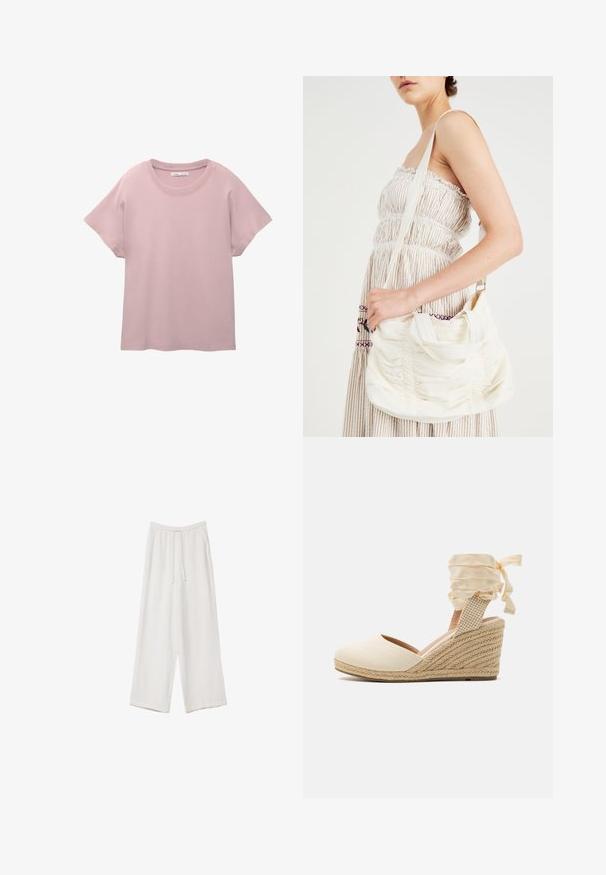 Jasnoróżowa koszulka z krótkim rękawem, wykonana z gładkiej bawełny. Posiada okrągły dekolt oraz luźny krój z prostym wykończeniem dołu.; Białe spodnie o szerokich nogawkach wykonane z lekkiego materiału. Posiadają elastyczny pas z sznurkiem i boczne kieszenie. Gładka tekstura.; Beżowe koturny espadryle z płótnem, otwartym palcem i miękkimi wstążkami. Teksturowany koturn z juty z plecionym wzorem.; Biała torba na ramię z tkaniny o marszczonej fakturze, regulowanym pasku i srebrnymi elementami. Wyeksponowana obok kremowej sukienki.