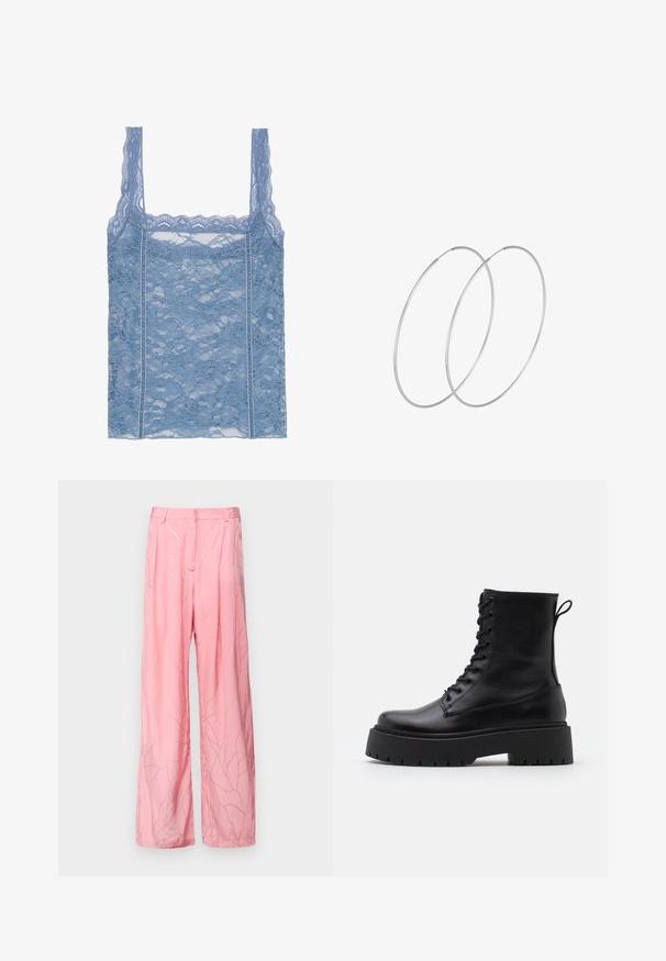 Hellblaues Spitzen-Top mit dünnen Trägern, versehen mit einem gewellten Spitzenrand und floralem Muster, entworfen für eine figurbetonte Silhouette.; Rosa weite Hosen aus leichtem Stoff mit einem dezenten Blättermuster und Falten, mit einer glatten Textur und tailliertem Bund.; Schwarze Lederstiefeletten mit runder Zehenpartie, Schnürung vorne und einer dicken Gummisohle mit strukturiertem Profil. Mit Zugschlaufe an der Rückseite.; Silberne Creolen mit minimalistischem Design. Rundform, glatte Oberfläche und dünnes Profil. Leichtgewichtig mit hochglänzender Oberfläche.
