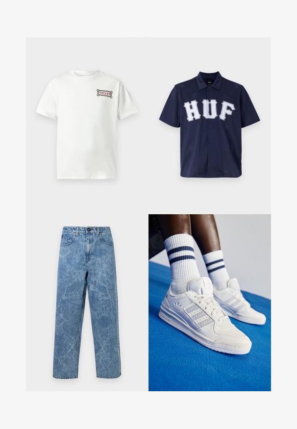 Bílé bavlněné tričko s krátkými rukávy, s obdélníkovým červeno-černým potiskem s logem "Volcom" na levé části hrudi.; Krátký rukáv námořnické modré síťované tričko s knoflíkovým límečkem, na přední straně s velkým bílým logem "HUF" a jemnou perforovanou texturou po celém povrchu.; Modré acid-wash džíny s rovnými nohavicemi, předním knoflíkem, poutky na pás a pěti kapsami.; Bílé kožené tenisky s perforovanými detaily, třemi kovovými pruhy a texturovanou bočním panelem. Nosené s bílými ponožkami s modrými pruhy.