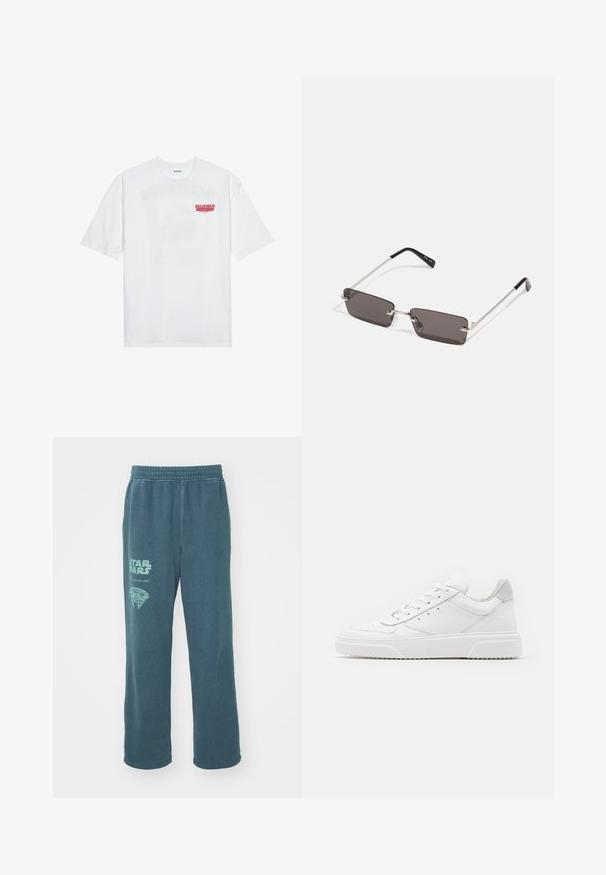 Hvid bomulds t-shirt med korte ærmer, rund hals og rød grafisk tekst "DELICIOUS REFRESHING FRUIT" på forsiden.; Teal bomulds sweatpants med elastisk talje. Har grafikken "Star Wars" og et design, der minder om Millennium Falcon på venstre ben.; Hvide lædersneakers med en glat finish, rund tå, flade snørebånd og en struktureret sål. Grå ruskindsdetalje ved hælen.; Solbriller med rektangulære, mørke grå linser, sølv metalrammer og sorte plastiks spidser på stængerne. Letvægtsdesign med næsepuder.