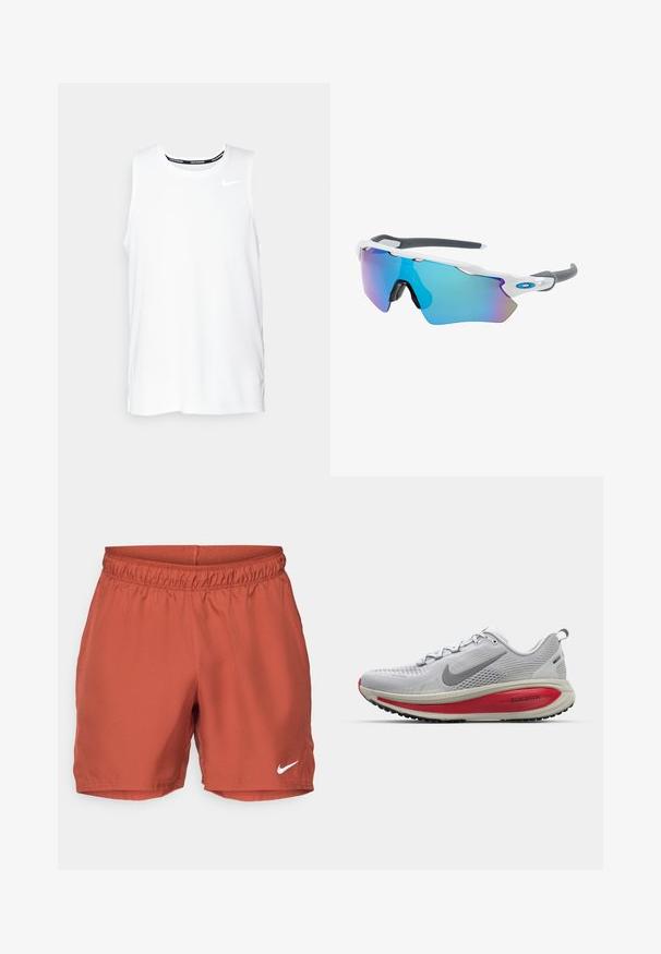 Valge ilma varrukateta Nike jooksmise topp ümmarguse kaelusega, siledast materjalist, ning must Nike logo vasakul rinnal.; Punased sportlikud lühikesed pükse, mis on valmistatud kergetest kangast, millel on elastne vöökoht ja väike valge Nike logo vasakul all.; Nike jooksutossud heledas hallis võrkmaterjalis punaste aktsentidega, ümarate varvastega, paksu pehmendusega tallaga ja tekstuurse mustriga haardeks.; Valged raamidega päikeseprillid, hallide aktsentidega ja siniste peegelprillidega. Sportlik disain, ümber keha kujundus ja reguleeritavad ninasillad.