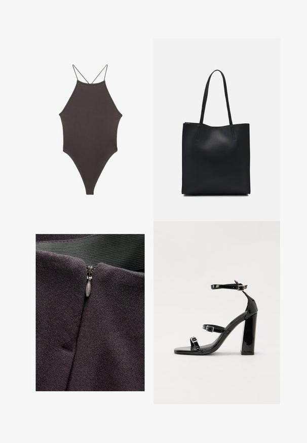 Bruine, hoge hals ééndelige zwempak met dunne, verstelbare schouderbandjes; beschikt over een hoge beenuitsnijding en een gladde textuur. Geen patronen of versieringen.; Ritssluiting detail op een donkergrijze stof, met een soepele textuur en een metalen ritsen trekker, met daarboven een groene geweven tape.; Zwarte gepatenteerde sandalen met hak en een vierkante neus, enkelbandjes en zilveren gespen. Heeft een stevige blokhak voor stabiliteit.; Zwarte leren handtas met een gladde textuur, rechthoekige vorm en twee lange handvaten. Geen zichtbare hardware of versieringen.