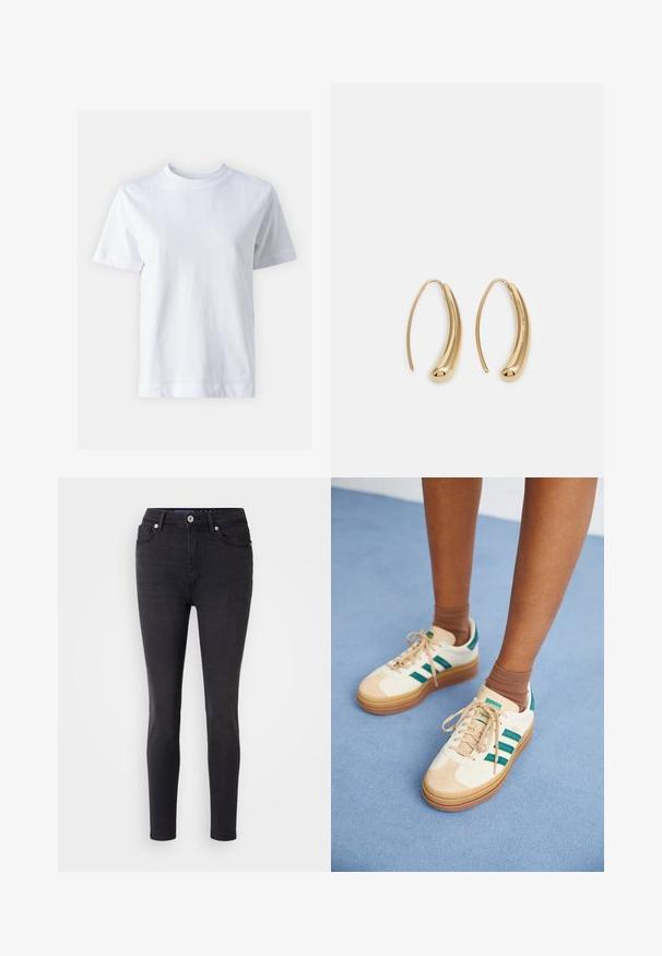 Fehér pamut póló kerek nyakkal, rövid ujjal, egyenes szabással és sima textúrával. Nincsenek minták vagy díszítések.; Fekete skinny farmernadrág, klasszikus öt zsebes dizájnnal, elülső gombos záródással és diszkrét varrási részletekkel.; Beige sportcipő sötétzöld csíkkal, gumitalppal, bőrből és textilből készült felső résszel, semleges színű kiegészítőkkel, barna zoknival egy világoskék felületen.; Aranyszínű fémből készült karika fülbevalók ívelt, hosszúkás formával. Simaságával és fényes felületével, valamint lekerekített végével további részletekkel bővül.