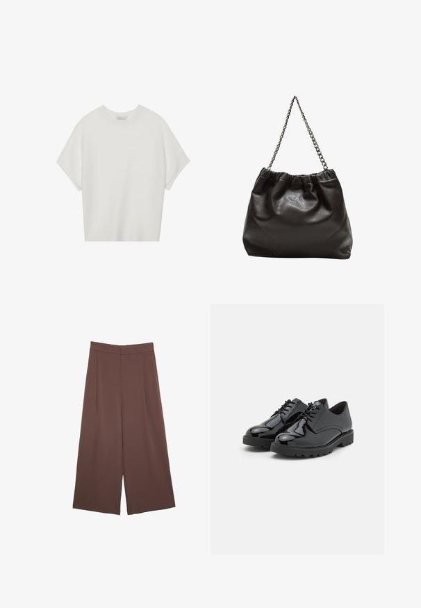 Vit kortärmad t-shirt med bred rund halsringning och texturerad ribbad mönster, tillverkad av mjukt material, med avslappnad passform och en ren design.; Bruna vida byxor med en slät textur, som har hög midja och framfickor. Tyget är lätt och flödar löst.; Svarta lackskor i läder med rund tå, snörning, gummisula med textur och subtila sömmar längs sidorna.; Brun läderväska med rynkad topp och kedjesnodd. Slät textur med en blankslipad yta och subtila sömdetaljer på sidorna.
