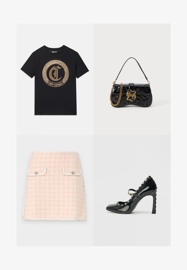 Zwarte t-shirt met een cirkelvormig gouden grafisch ontwerp met gestileerde "C" en "JUST CAVALLI" tekst. Korte mouwen, ronde hals, gemaakt van katoen.; Wollen minirok in een roze en crème geruit patroon, met twee voorzakken met decoratieve knopen en een franjeszoom.; Zwarte patentleren hoge hak schoenen met een puntenneus, enkelbandje en gouden studs langs de randen.; Zwarte neplederen handtas met een gegraveerd golfpatroon, gouden kettingriem en een decoratieve slangvormige sluiting met logo-detail.