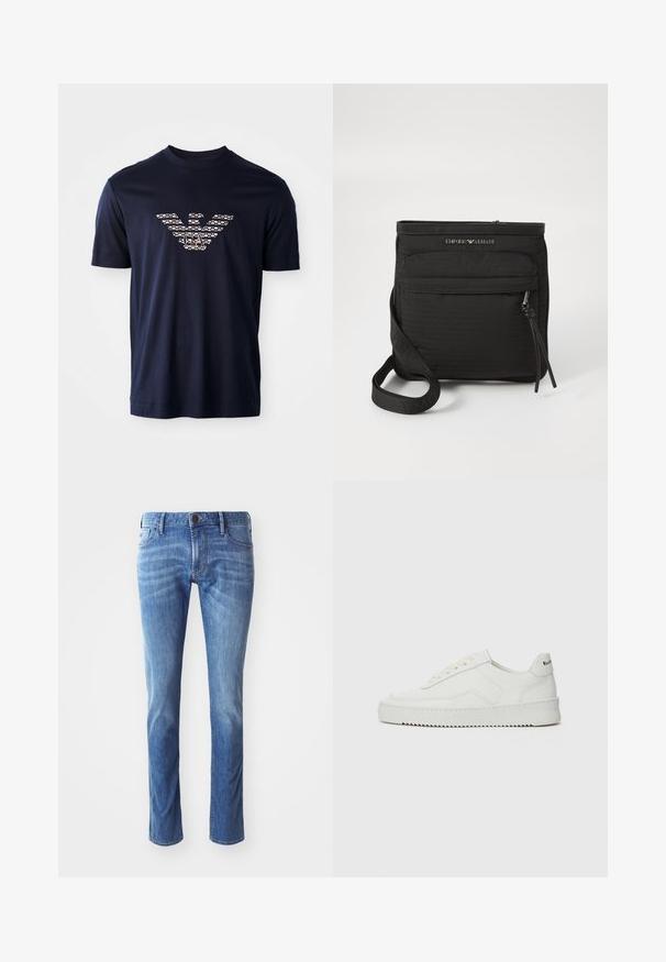 Mornarsko bombažno majico s grafičnim logotipom orla v bež in beli barvi, okroglega izreza, kratkimi rokavi in sproščenim krojem.; Svetlo modri traper hlače z ravnim krojem, ki vključujejo tradicionalen pet-pokotno oblikovanje in subtilno bledenje proti kolenom.; Bela usnjena športna obutev z gladko površino, okroglo prst, ravne vezalke in teksturiran podplat. Ima diskretno logo na peti.; Črna torba Emporio Armani s prečko čez telo, sprednjim žepom z zadrgo, nastavljivim trakom in detajlom logotipa na strukturirani tkanini.