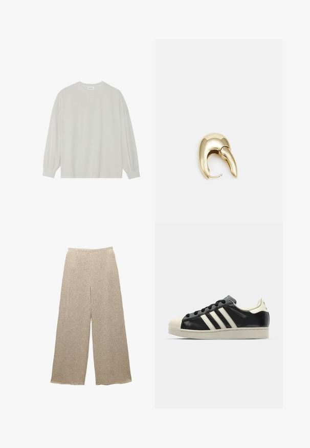Svetlo siva majica s dugim rukavima izrađena od mekog pamuka. Ima slobodan kroj, okrugli izrez i blago nabrane manžetne. Bez uzoraka ili grafike.; Bež hlače širokega kroja iz teksturirane tkanine z rahlim vzorcem. Imajo sproščen pas in ohlapen kroj, kar zagotavlja udobje in svobodo gibanja.; Črne usnjene superge z belimi črtami, gumijastim pokrovom za prste, črnimi vezalkami in kremasto obrobo podplata. Gladka tekstura z sijočim zaključkom.; Uhane nakit iz zlatastega tona z gladko, ukrivljeno zasnovo. Ima edinstveno koničasto obliko, polirano površino in zaponko s tečajem.