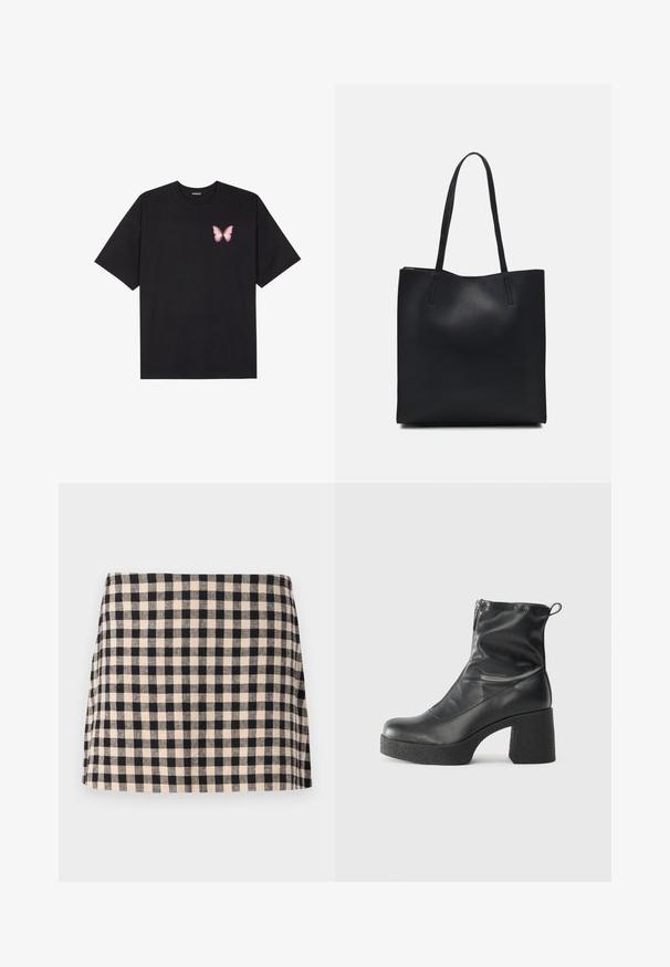 Melna kokvilnas T-krekls ar īsām piedurknēm, kuram priekšā kreisajā pusē ir neliels rozā tauriņa grafiskais attēls. Ar apaļu kaklu un brīvā stila piegriezumu.; Melna un krēmīga pārbaudīta svārku ar taisnu griezumu, kuram ir gluda tekstūra un apakšdaļa, kas izvirzīta virs ceļgaliem. Bez aksesuāriem vai akcentiem.; Melni potītes zābaki, kas izgatavoti no gludas ādas, ar sānu rāvējslēdzēju, masīvu strukturētu papēdi un noapaļotu purngalu.; Melnas ādas somiņa ar gludu tekstūru, taisnstūra formu un divām garām rokturiem. Nav redzamu aparatūras vai rotājumu.